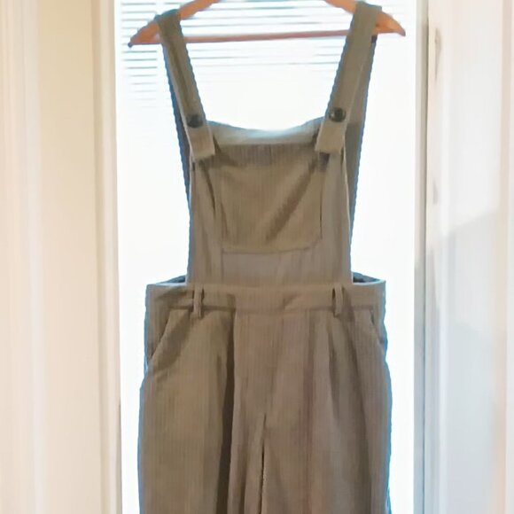 Cider 💚 Womens Adorable Olive Green Corduroy Wide Leg Overalls 💚 - Picture 2 of 16